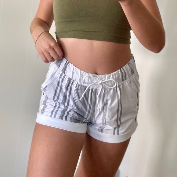 lululemon athletica Pants - Lululemon Play all day short size 4-6